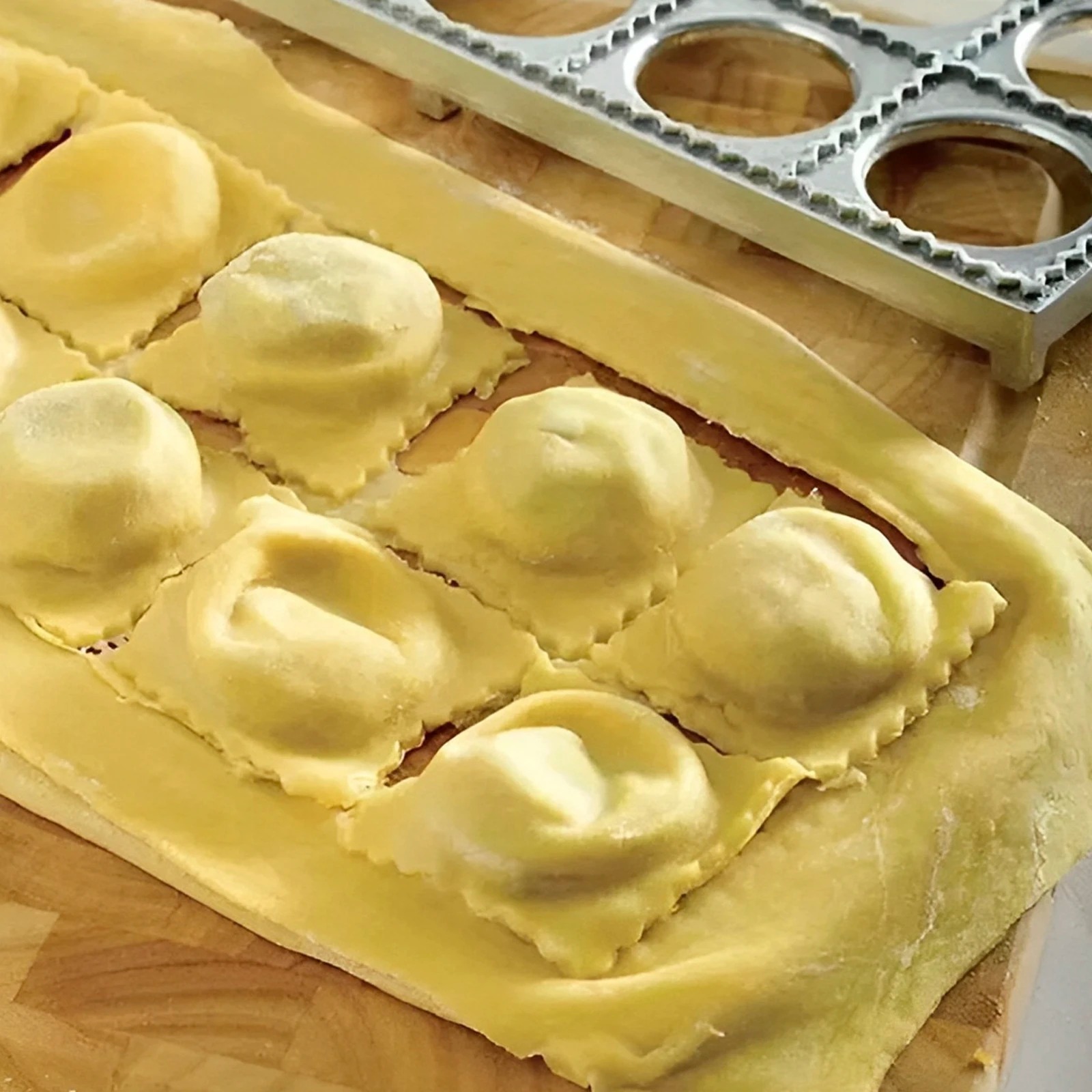 Molde de bolinho 12 buracos ra - Kitchen Gadgets Worth Buying avaliação e preço